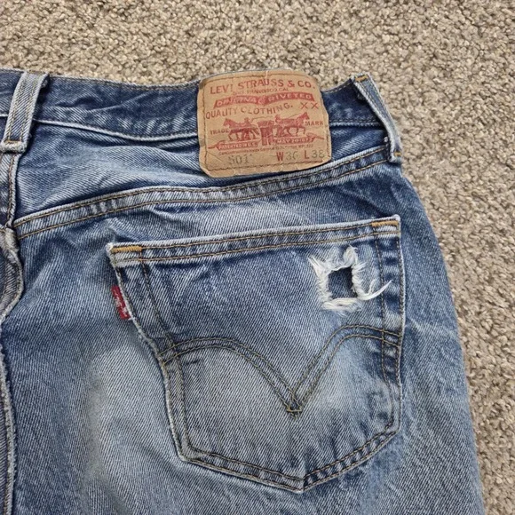 Levis 501 Jeans Mens 36x38 Blue Denim Straight Leg Button Fly Distressed Stained - Picture 11 of 16